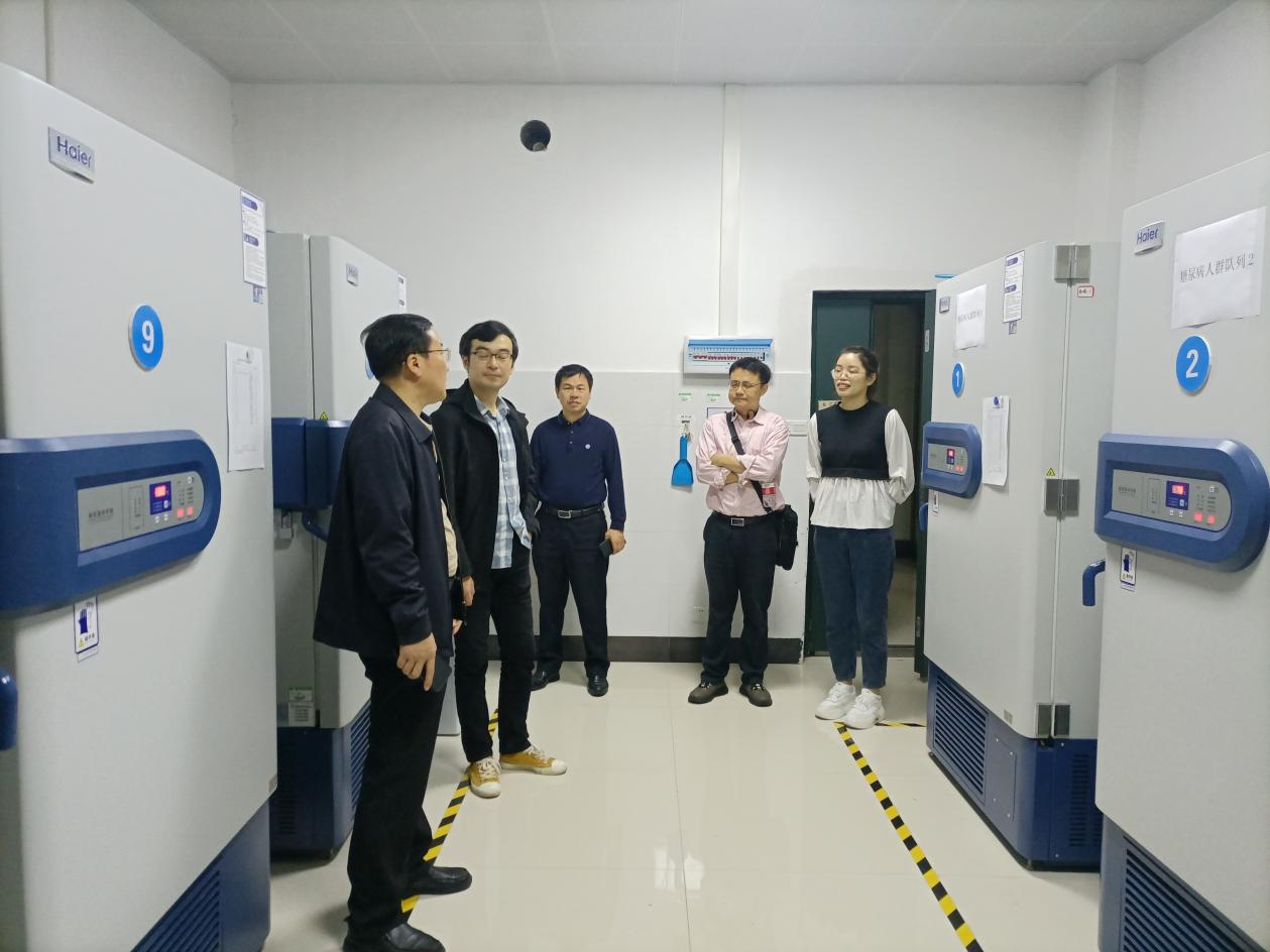 北京大学和广西医科大学专家莅临公共卫生学院重点实验室参观指导